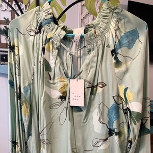 Cute Ruffled Neck Shirt!